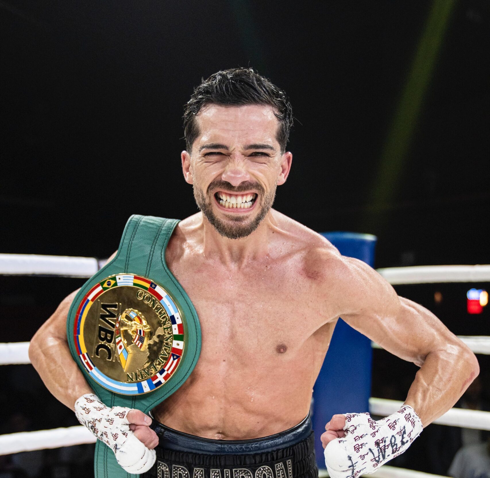 BRANDON MORENO RETUVO EL TÍTULO WBC LATINO DEL PESO MÍNIMO